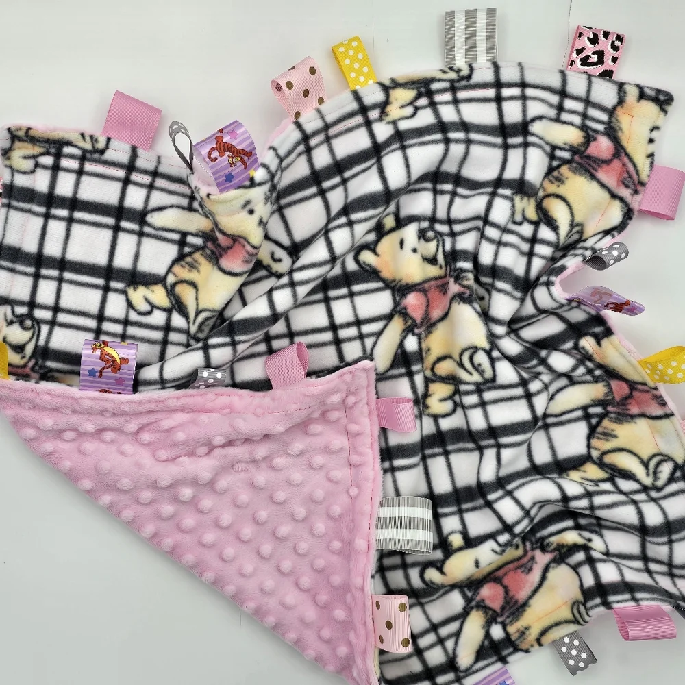 Winnie the Pooh checkered pattern Fleece Taggie Lovey Blanket 20x25